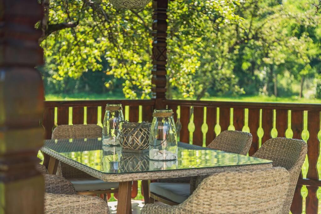 Horace Guesthouse Pool & Hot Tub & Bikes & River Dejani Εξωτερικό φωτογραφία